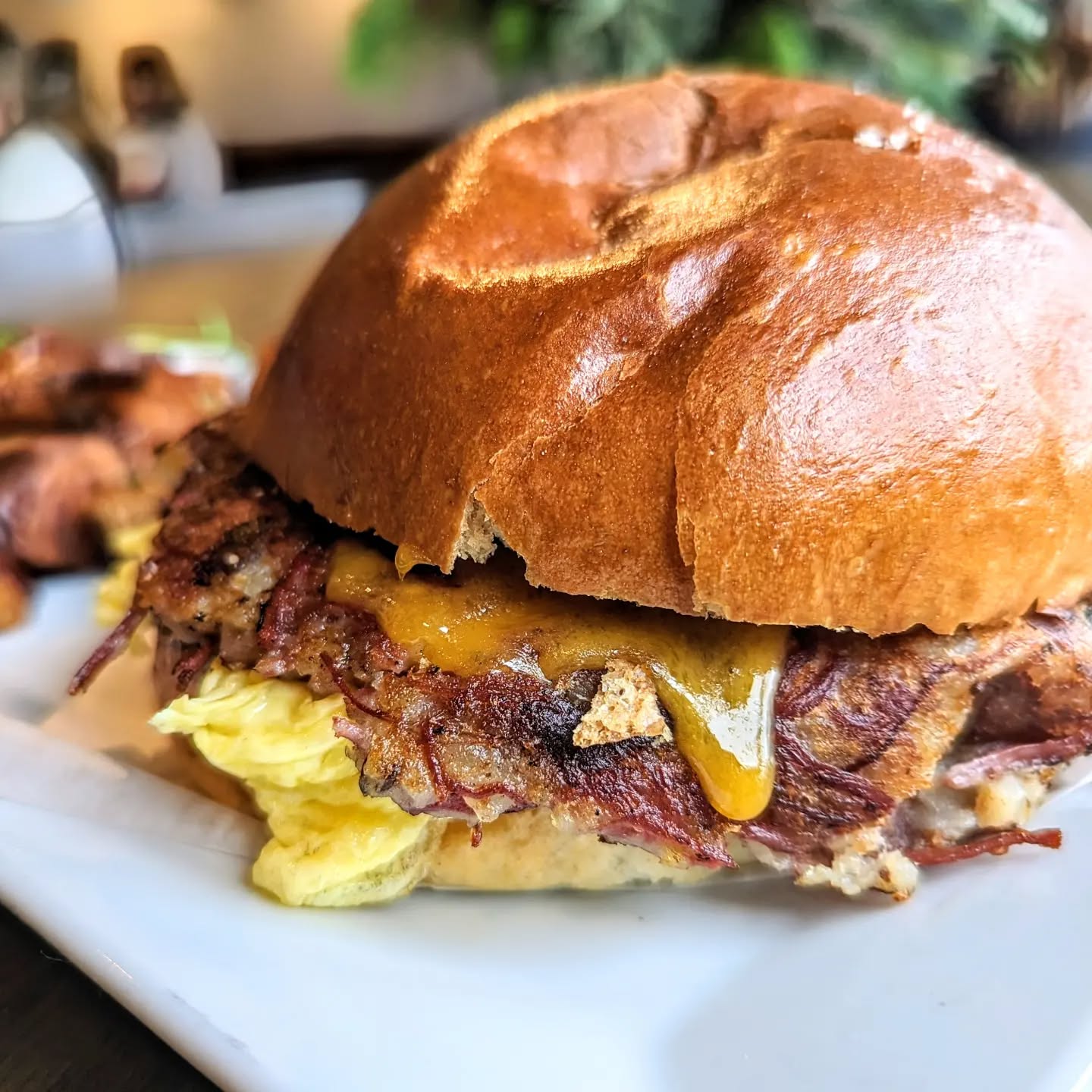 Corned Beef Hash Breakfast Sandwich

Littlelunacafe.com

#breakfast #lunchbreak #brunchtime #breakfastofchampions #bostonfoodies #bostonma #bostonsofinstagram #breakfasttime☕️ #bos